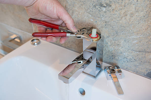 How to Fix a Leaky Faucet in Minutes