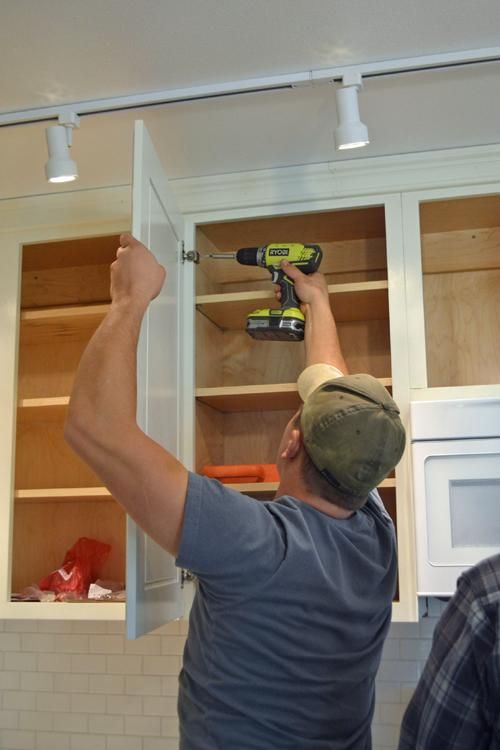 Cabinet Installation & Repair in Miami